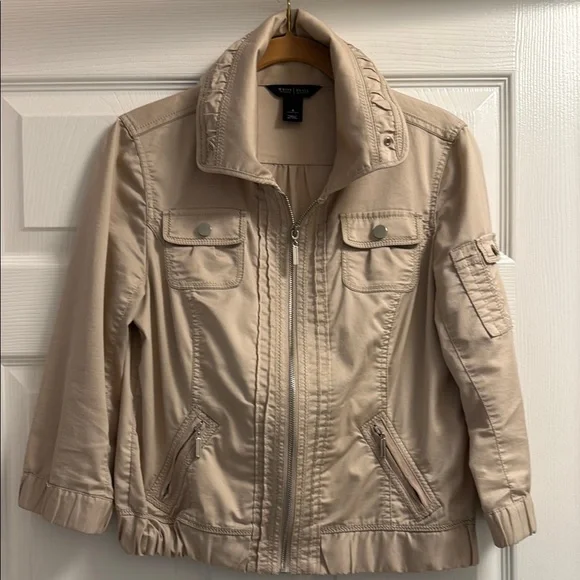 White House Black Market Tan Cropped Utility Jacket Size 4 - Picture 1 of 5